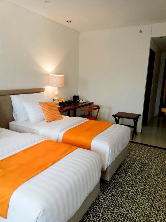 M Hotel Соронг Екстериор снимка