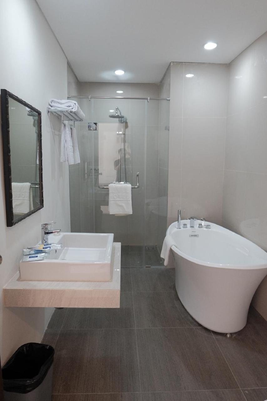 M Hotel Соронг Екстериор снимка