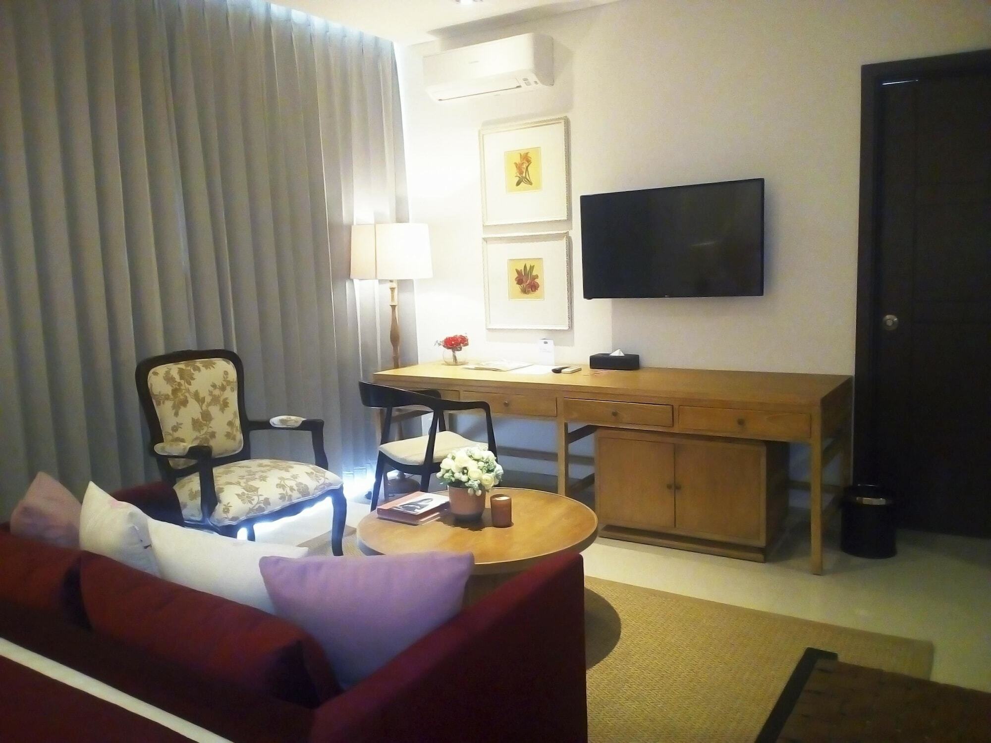 M Hotel Соронг Екстериор снимка