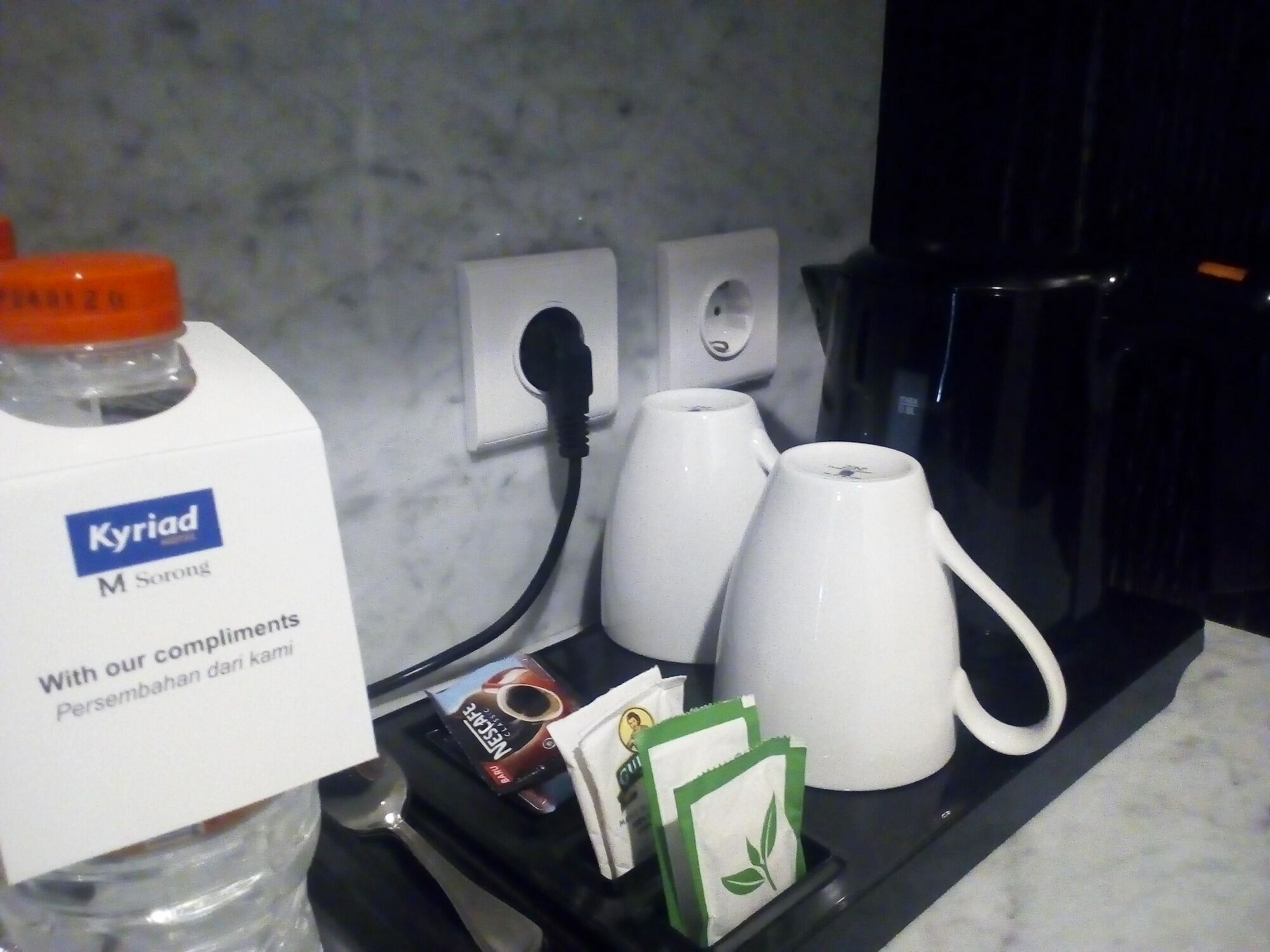 M Hotel Соронг Екстериор снимка